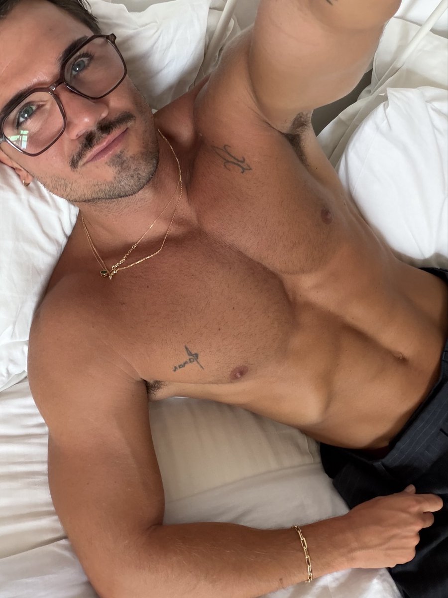 juniorballster's tweet photo. Juste ici 😜😜🔥🥵 https://t.co/JEwF9WR4mJ