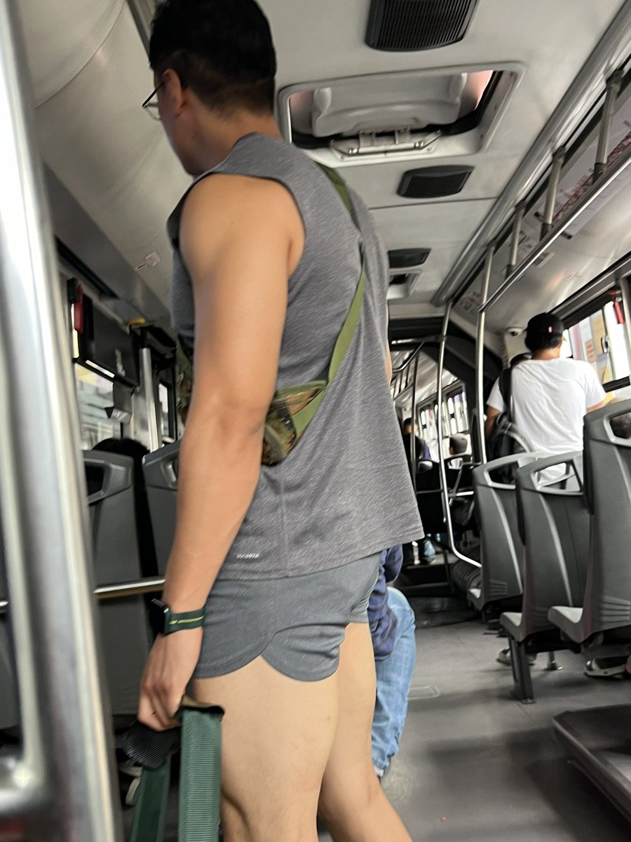 Ch1c0sD3L4C4ll3's tweet photo. De la serie vamos al Gym: Que mejor manera de viajar de lo mas como para este calorcito. #hiciDLCalle #StreetGuy #RealGuy #Paparazzi #Corresponsal desde #CDMX #DistritoFederal #México https://t.co/f8alOzSlfY