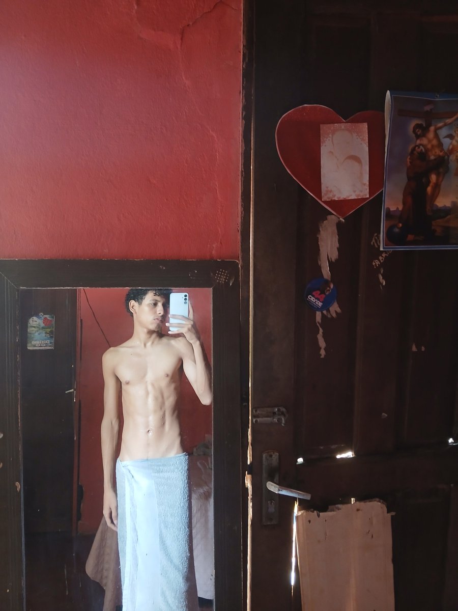 Pretty_angelss's tweet photo. Já tomaram banho?🥵 https://t.co/7fdJpJTJN2