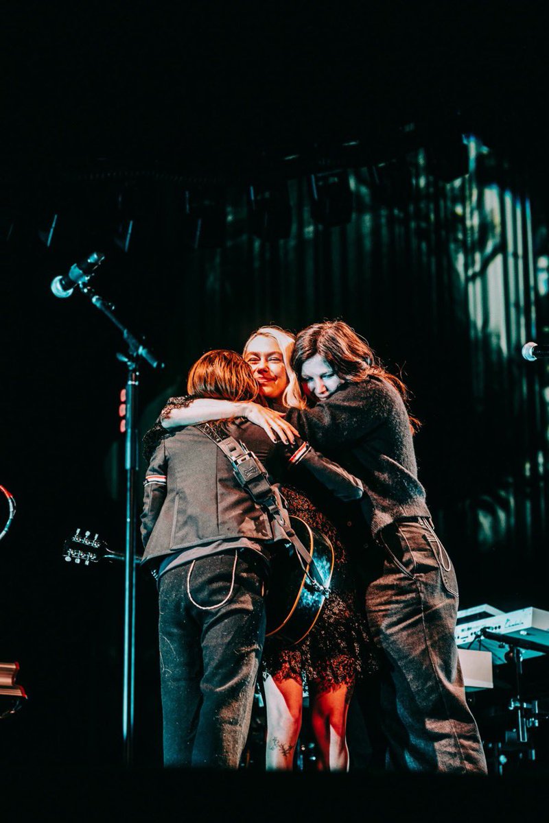 boygeniussource's tweet photo. boygenius from The Lost Tour Brooklyn night 3🩵

📸: Ashley Gellman https://t.co/OsI4zeiGeH
