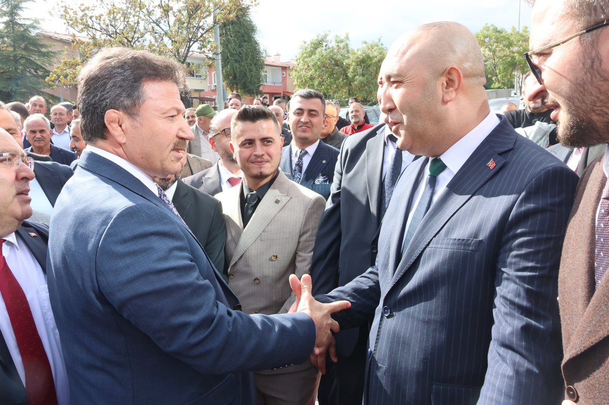 MehmetYiginer's tweet photo. Ankara Oto Sanatkarları Esnaf Odamızın yeni alınan hizmet binasının açılışını gerçekleştirdik.

Başta Oda Başkanımız Mustafa Er olmak üzere Yöneticilerimizi ve emeği geçen herkesi tebrik ediyor; yeni binanın oto sanatkar esnafımız için hayırlı hizmetlere vesile olmasını diliyorum.