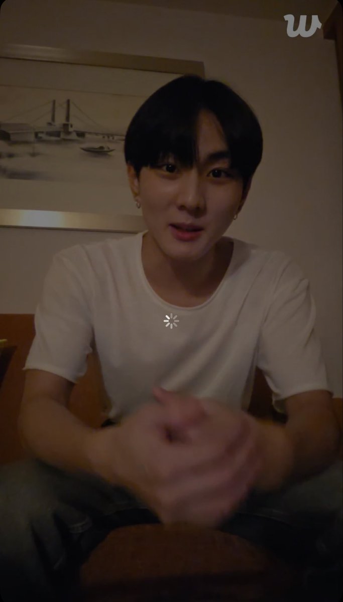 starsbyjay's tweet photo. mga signs na nasa pinas na ang enhypen:

1. naglalag na ang live ni jungwon https://t.co/lFjlDm2TXN