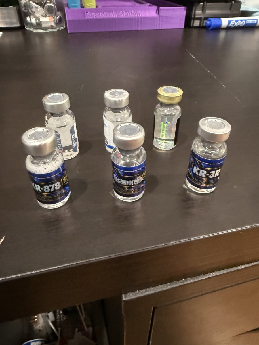 KISSResearch's tweet photo. One of favorite little tools to use when Reconstituting multiple research vials. And the new labels for @TAGS_LABEL_CO just make things sparkle ✨ https://t.co/Ol13sFVJmT