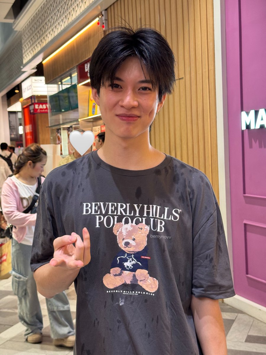 bemynovv's tweet photo. จบงานยัยป่านผมวิ่งหนีฝนมามิตรทาวน์ หันหลังไปเจอแอสตันหนีฝนตัวเปียกมาเหมือนกันนน น้องนรมากอะ🥺

#Aston_lv https://t.co/cryBhJeBT6