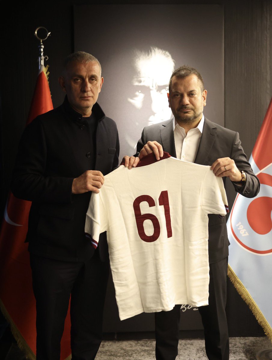 yormuyorbak's tweet photo. Rezilliğe bak bir kulüp başkanı federasyon başkanına halem siparişi veriyor sözde federasyon başkanı da bunun önünü keseceğine ÖHK başkanına iletiyor. Federasyon ve MHK Trabzonspor ve Galatasaray’ın oyuncağı olmuş… Allah belanızı versin… https://t.co/DXWHlrSKDg