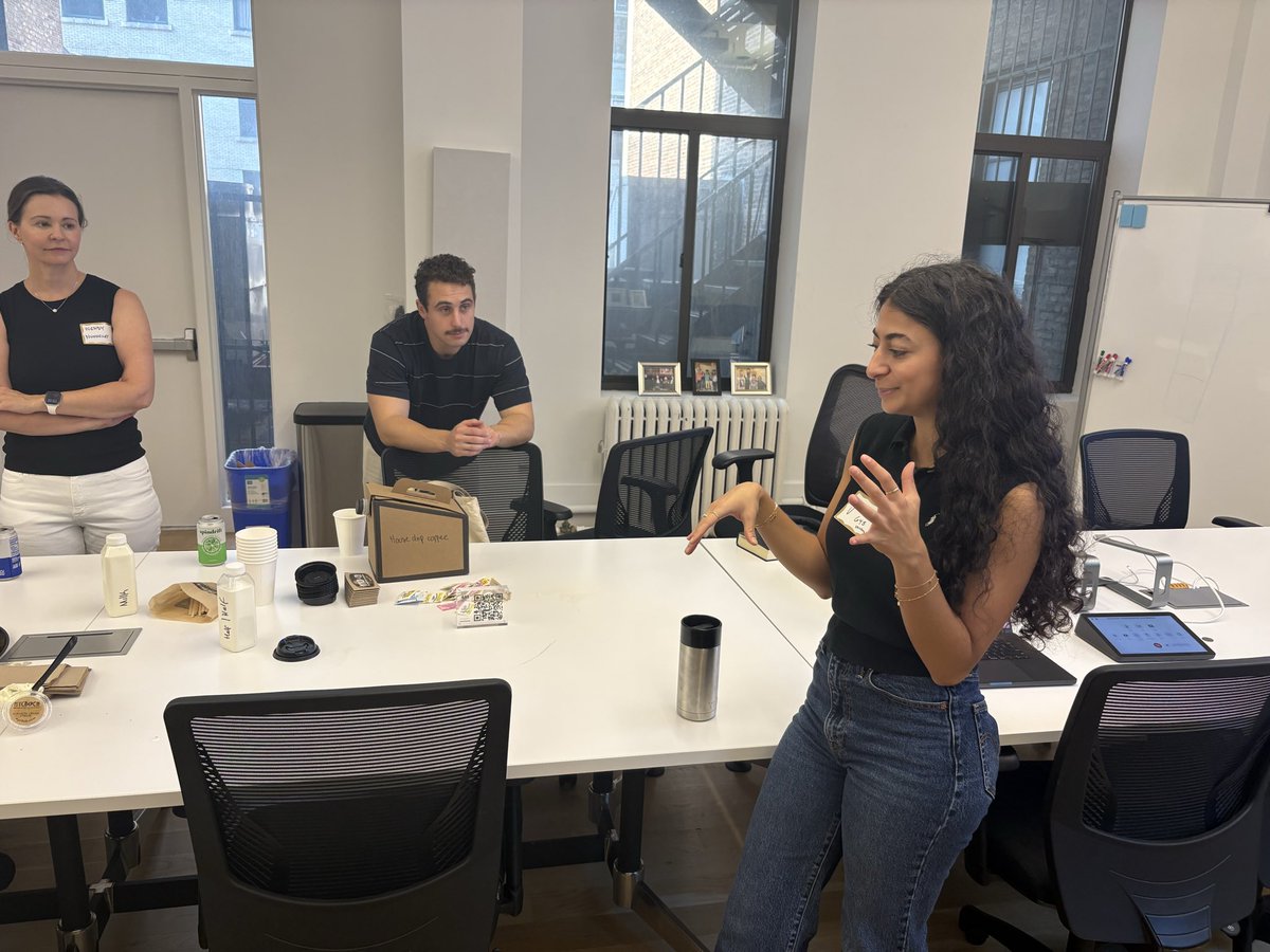 praneetdutta's tweet photo. 🥯 ☕️ and GTM conversations. Thanks everyone for stopping by @HelloPomo and @645ventures event! https://t.co/A5ACs1k2ts