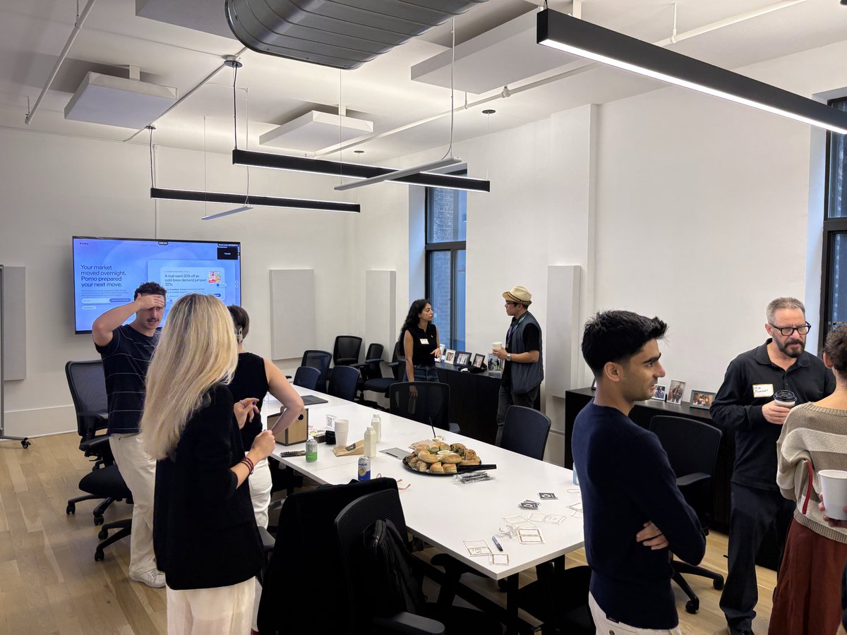 praneetdutta's tweet photo. 🥯 ☕️ and GTM conversations. Thanks everyone for stopping by @HelloPomo and @645ventures event! https://t.co/A5ACs1k2ts