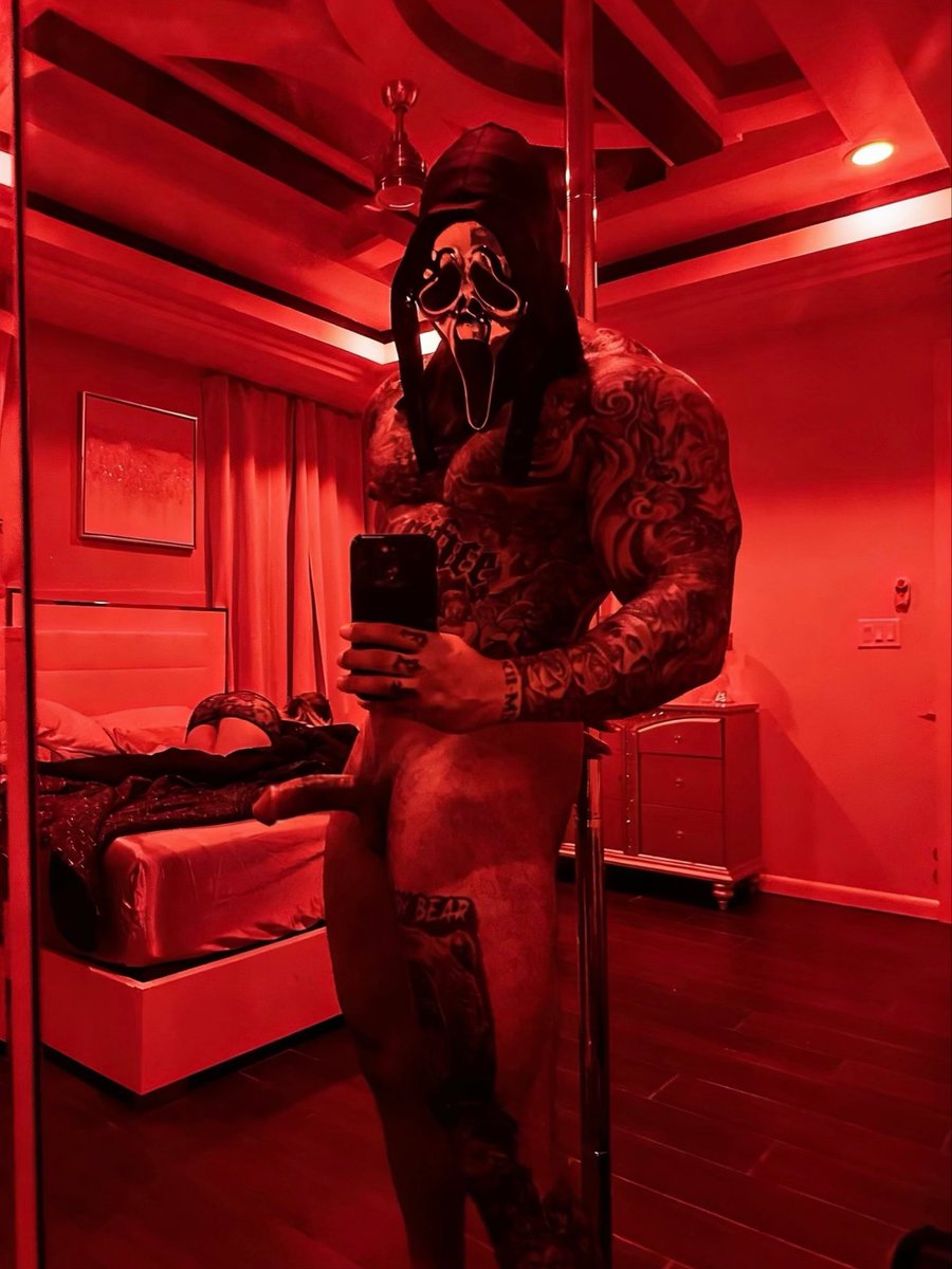 pussyslayer440's tweet photo. What’s your favorite scary position? 🔪👻 https://t.co/LoBIboo5hO