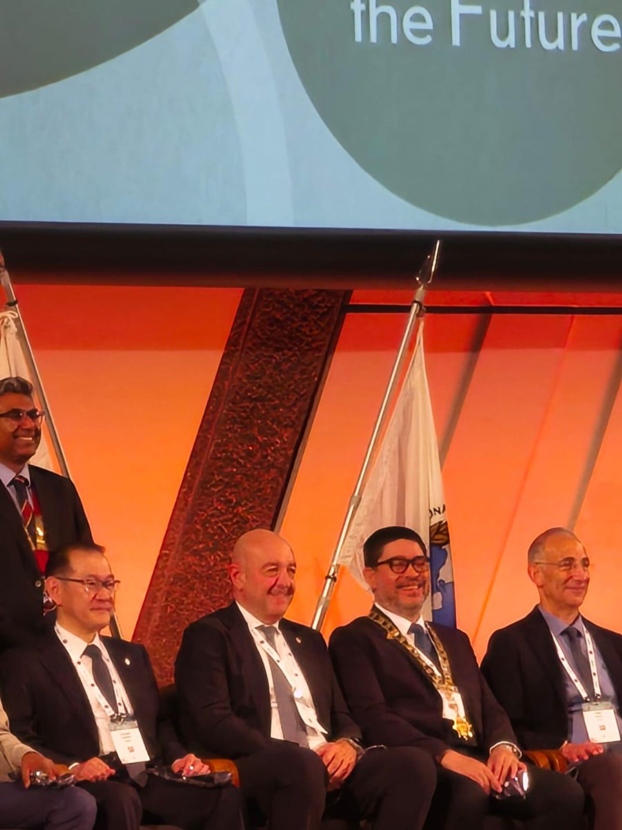 SIOTOrtopedia's tweet photo. Si è concluso a Kyoto il 46° SICOT Orthopaedic World Congress, dedicato a tecnologia e innovazione in Ortopedia.
La SIOT è stata rappresentata da A. Belluati (Vice Presidente), P. Ruggieri (Segretario) e F. Rivera (Editor-in-Chief JOT).
#SIOT #SICOT2026 #Ortopedia #Traumatologia https://t.co/jJePR90boz