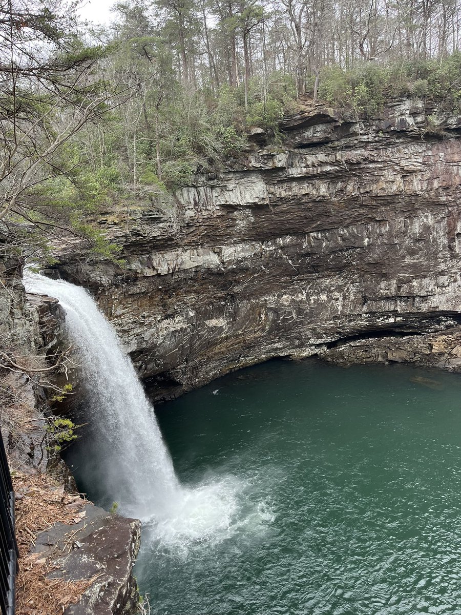 Lucia027's tweet photo. @FreddyLA7 NE AL has great back roads and waterfalls to explore. Little River Canyon, Desoto Falls then walk around the stores in Mentone. Have lunch at the Mad Hatter Cafe. On the GA side Cloudland is beautiful. If you head thru Rome I’d be happy to have you over for a beer in our bar! https://t.co/z0IwRGGlqq