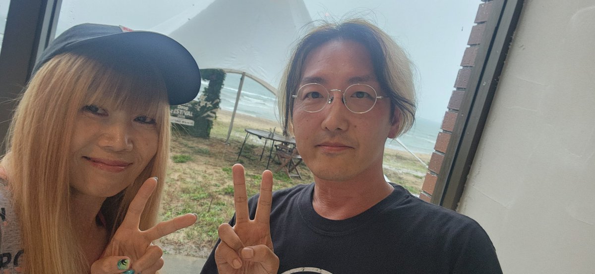 junkosunset's tweet photo. 唐津のフェスの雨天中止をDragon Ashチームとやけくそで楽しんだ先週
悲しみを乗り越えた今は沖縄にご滞在中 https://t.co/sVFnZBg0IM