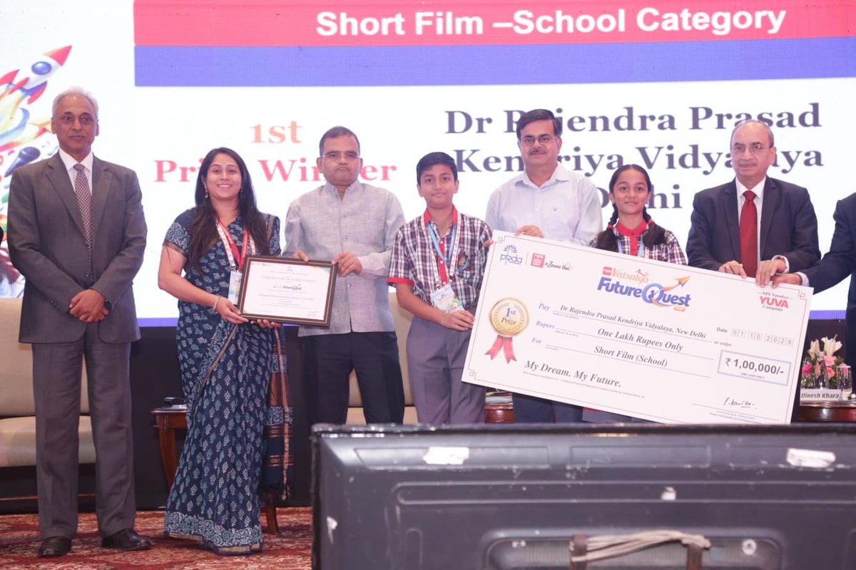 DrRPKV's tweet photo. Proud moment for @DrRPKV 🏆 All India 1st in PFRDA’s NPS Vatsalya FutureQuest 1.0 “My Dream My Future” by Shravi Chandankar &amp; Puneet Dadhich won ₹1 lakh. Directed by Ms. Shraddha, videography by Mr. Hari Om, under the guidance of Principal Shri K.K.Dubey Sir. https://t.co/WsvwTo60vD