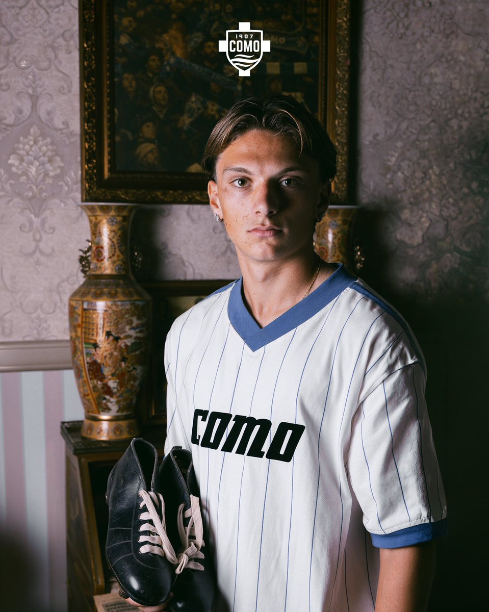 Como_1907's tweet photo. Como 1907 is pleased to announce the signing of Italian defender William Cascella, who joined the BiancoBlu youth academy during the summer transfer window ✍️

Read the official statement ➡️ https://t.co/NkKttQEZEf https://t.co/FLqOcX8hPy