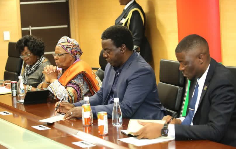 SWAPONamibia's tweet photo. Bilateral Exchange | SWAPO 🔵🔴🟢 x ANC⚫️🟢🟡👫

At the SWAPO National Headquarters today, 02/10/2026, the President of SWAPO &amp; of the Republic of Namibia, H.E. Dr. Netumbo Nandi-Ndaitwah accompanied by comrade Sophia Shaningwa, SG of SWAPO, received Cde. Dr. Gwen Ramokgopa… https://t.co/S0nrZTr8u2