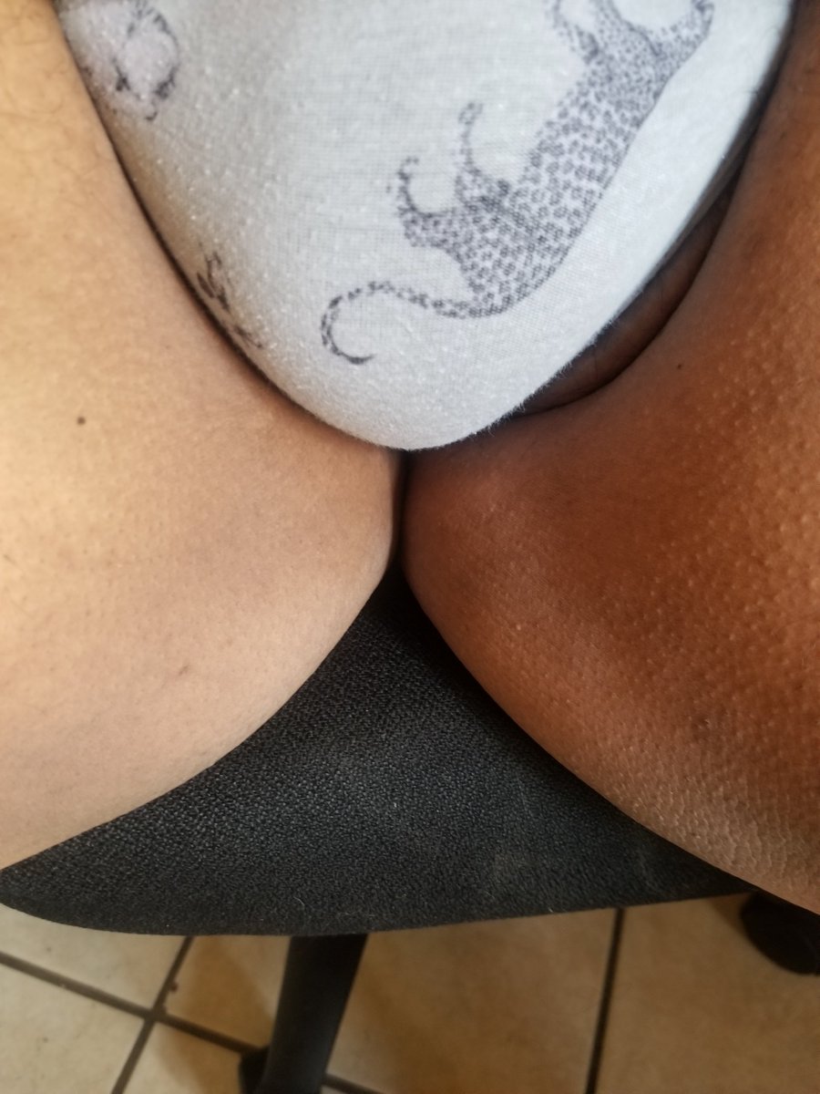 Freakinleakin's tweet photo. Fat fupa Friday 🤤🤤🤪😈😈

Covered and bush😈🤪🤤😛

Cum put ur face in this morning fupa baby it's the BEST!!!

make sure u look at 3rd pic😛🤤😈

Like❤repost♻️ https://t.co/vnFrP7VyvA