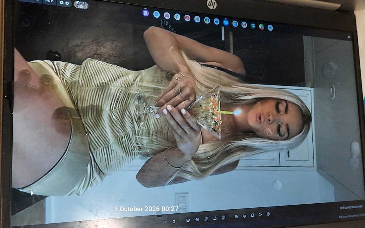 AussieBloke1780's tweet photo. Livvy Dunne Bday Tribute 🎂🥳 https://t.co/rcyVKiwJ02
