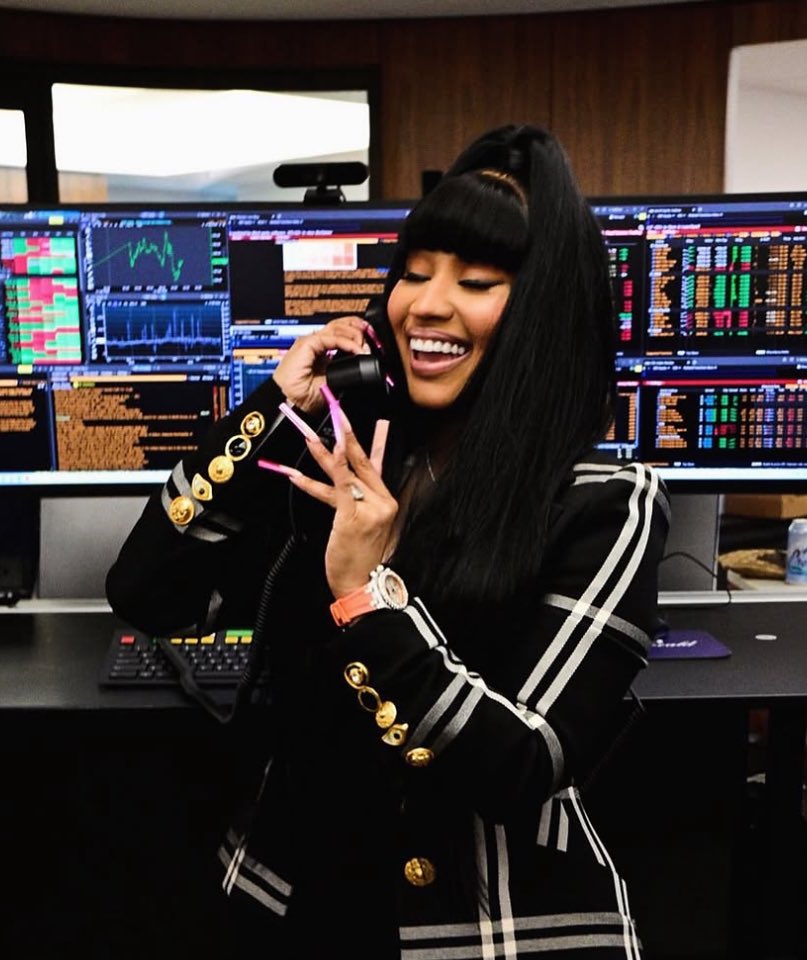 MarajestyEliteV's tweet photo. Happy World Smile Day to the person with the bestest smile @NICKIMINAJ https://t.co/Y8apaNTK0t
