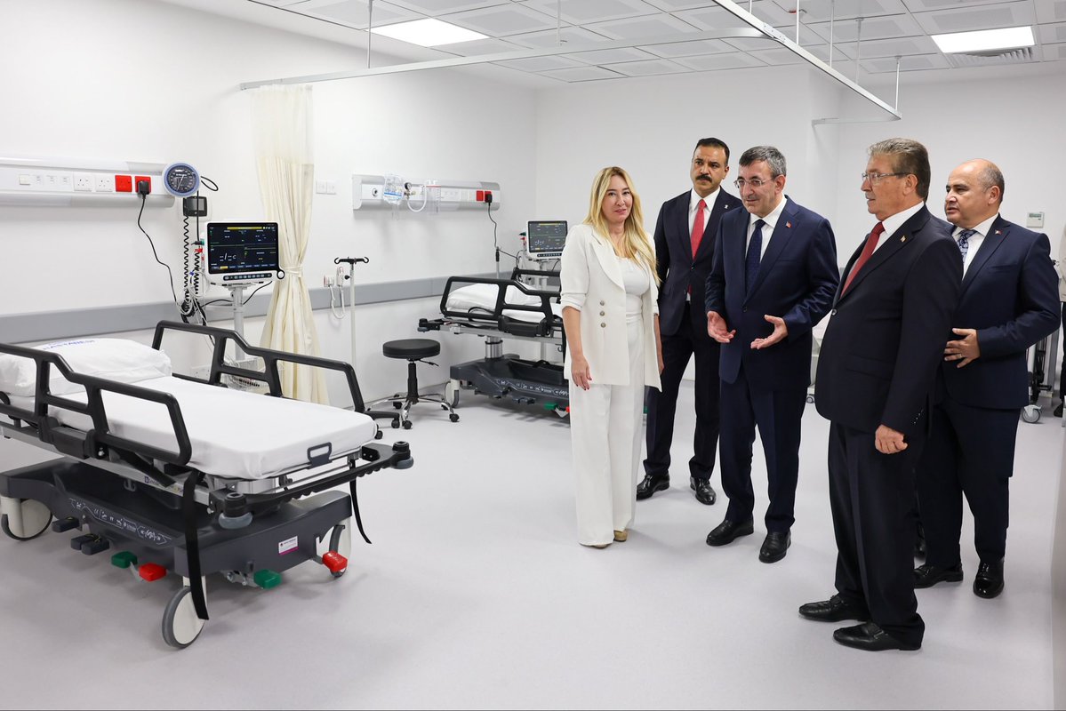 _cevdetyilmaz's tweet photo. KKTC Başbakanı Sayın Ünal Üstel ile birlikte, yapımı devam eden Lefkoşa Devlet Hastanesi’nde yürütülen çalışmalar hakkında bilgi aldık. Ardından Girne Yeni Devlet Hastanesi ile Güzelyurt Devlet Hastanesinin açılışını gerçekleştirdik.

Kıbrıs Türkü’nün nitelikli sağlık hizmetlerine yerinde ve hızlı erişimini güçlendirecek bu iki önemli eser, KKTC’nin sağlık altyapısına ve kendi kendine yeterlilik hedeflerine önemli katkı sağlayacaktır.

Türkiye Cumhuriyeti olarak, KKTC’nin kendi imkanlarıyla ortaya koyduğu yatırım iradesini desteklemeye, sağlık başta olmak üzere her alanda Kıbrıs Türkü’nün huzur ve refahına katkı sunmaya devam edeceğiz.

Hastanelerimizin KKTC’ye ve Kıbrıs Türkü kardeşlerimize hayırlı olmasını diliyor, bu eserlerin hayata geçirilmesinde emeği geçen herkese teşekkür ediyorum.