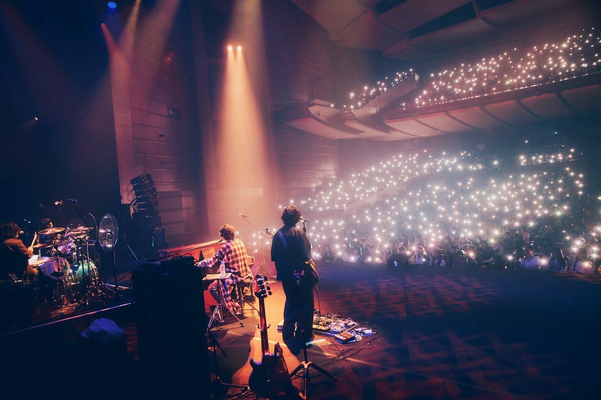 cenmilli's tweet photo. センチミリメンタル LIVE TOUR 2026 “Behind the Highlight”

2026年10月2日(金)大阪・NHK大阪ホール

ホールツアー初日でした。
目の前に広がる光景が、響きが、
「あぁ、ホールツアーが始まったんだ」と感じさせてくれました。
みんなのおかげで最高のスタートを切れました。

次は福岡、待っててね。

(Photo by @tetsuyayamakawa)

#センミリホールツアー
#センミリBtH