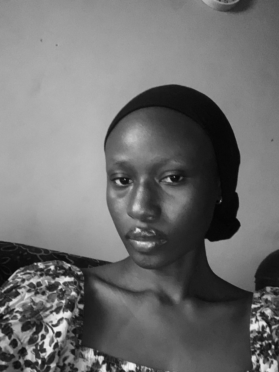 that_slim_girl's tweet photo. B/W https://t.co/5VavSsBhgQ