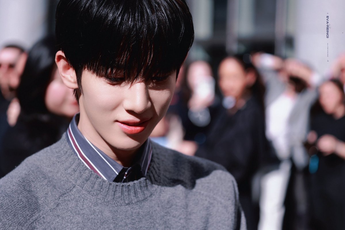 kep2021's tweet photo. 차분하고 편안한 소년의 모습, 랑방만의 부드러움 연기해

PARK SIWOO AT LANVIN PFWSS27

#PARKSIWOOxLANVIN
#PARKSIWOO
#LANVINPFWSS27 https://t.co/OuochUwn8a