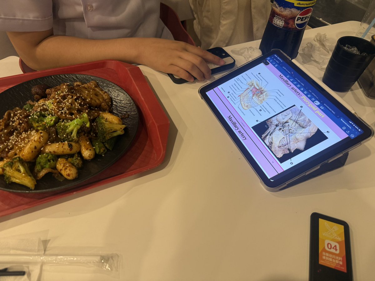 1ryuxxc's tweet photo. if ur date is a medical student . . https://t.co/jhC6WkL9Jv