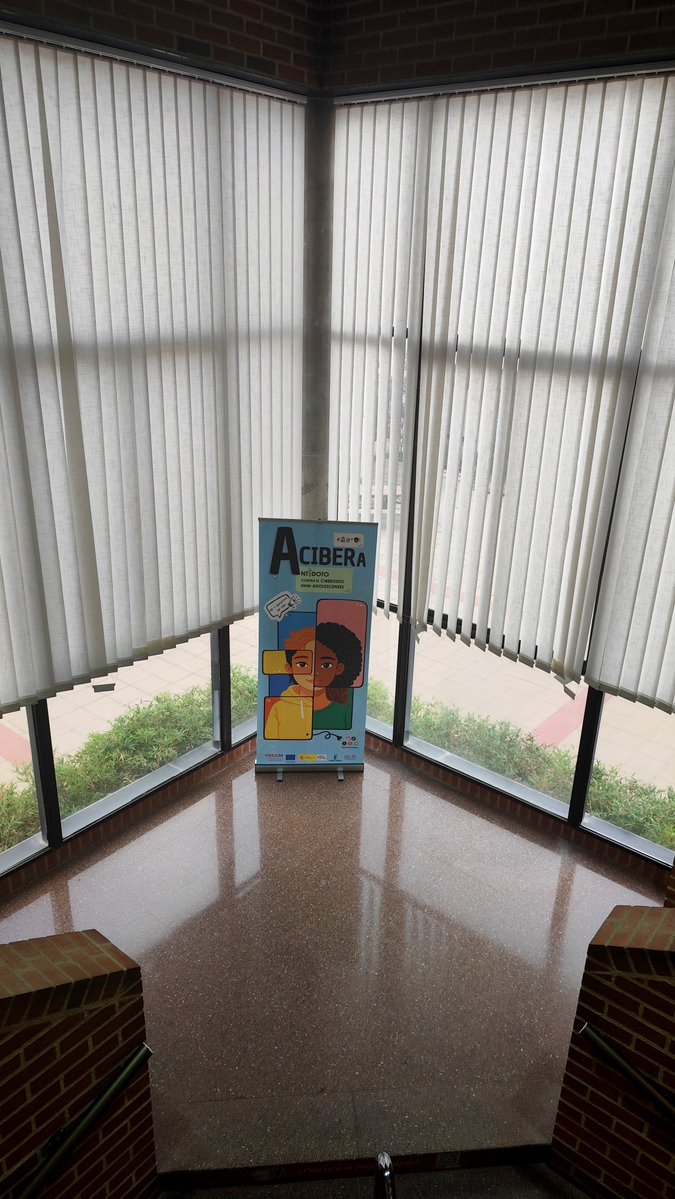 proyectoacibera's tweet photo. 👩🏻‍🏫 Jornadas de Sensibilización contra los Discursos de Odio 

Muchas gracias al profesorado de ESO que ayer nos acompañó. Porque educar también es enseñar a mirar críticamente aquello que consumimos, compartimos y normalizamos.

¿Quieres descubrir qué hicimos en las jornadas? ⬇️ https://t.co/lDOCtcezBS
