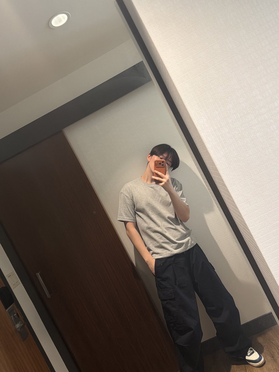 tomi931103's tweet photo. 261002 #Kihyun 🫐

I’ve arrived~~~! https://t.co/h7FTiaWxl9