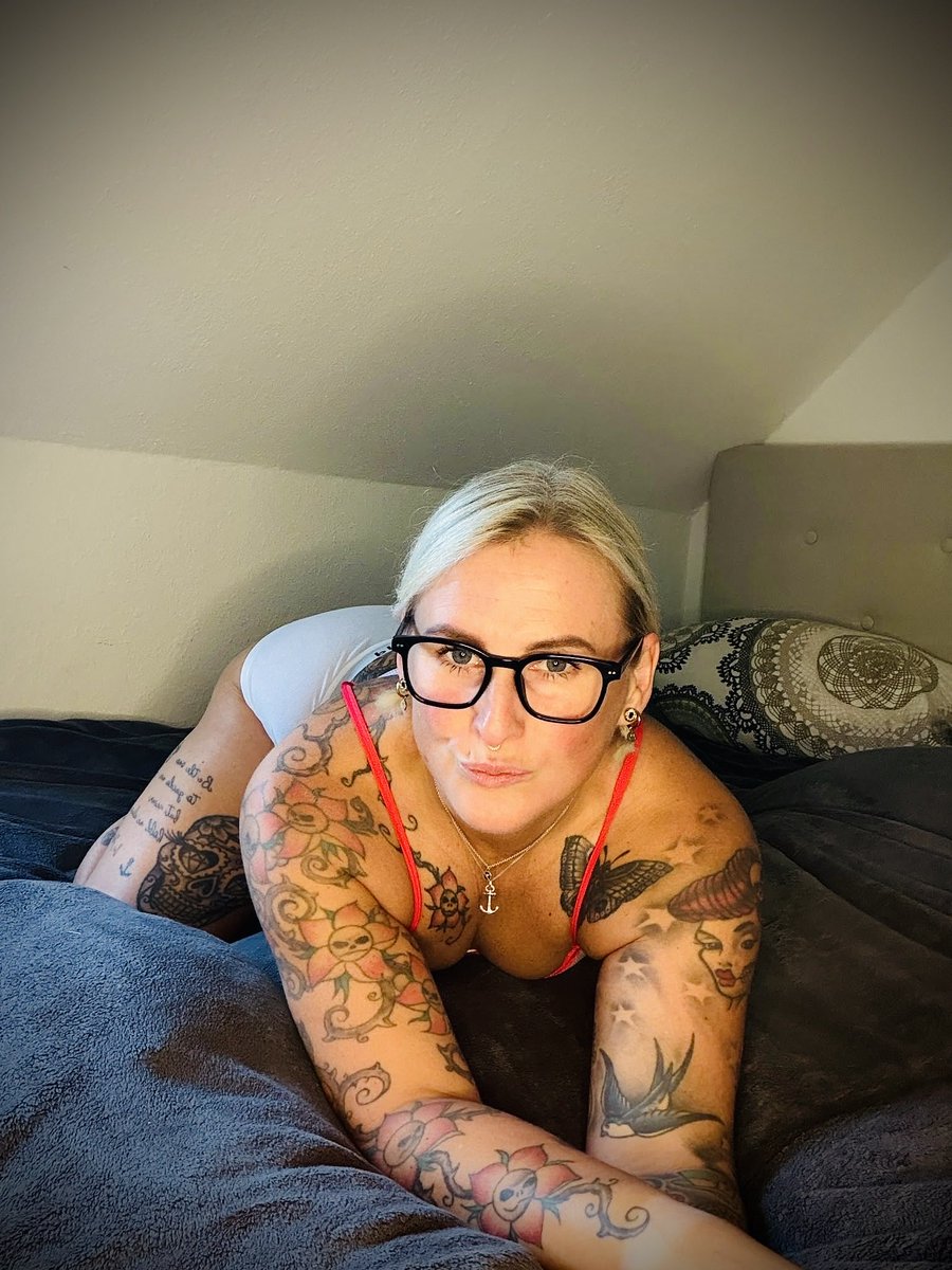 Miss_Harley_OF's tweet photo. Feeling a little naughty today… 😏🔥 Maybe I should show you a little more than usual. 😉💋
Are you ready for a little trouble? 😈❤️
#NSFW #AdultContent #NaughtyGirl #Sexy #TattooedGirl #MILF #fansly #XRated #18Plus #OnlyFans #Fansly #AdultCreator #DirtyMind #FollowForMore https://t.co/dIzM7myVLF