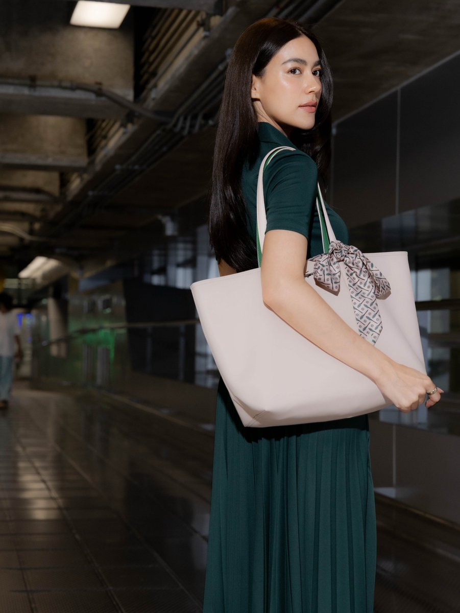 NannySHKM's tweet photo. คิมเบอร์ลี่เหมาะกับอะไรเท่ๆแบบนี้มาก 
LACOSTE  ทำดีทำถึง🐊💚 https://t.co/Qi4XwXOcPR