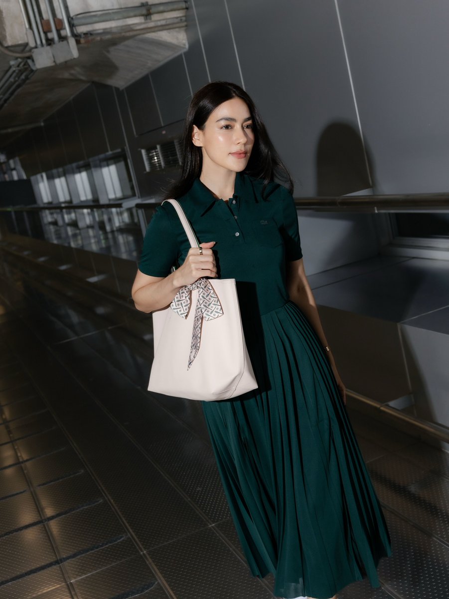 NannySHKM's tweet photo. คิมเบอร์ลี่เหมาะกับอะไรเท่ๆแบบนี้มาก 
LACOSTE  ทำดีทำถึง🐊💚 https://t.co/Qi4XwXOcPR