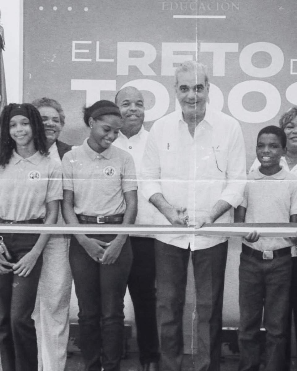 AlmaVenturaRD's tweet photo. ¡Una nueva escuela en Pedro Brand! 🏫🇩🇴 
Luis entregó el Centro Educativo Minerva Guzmán, con capacidad para 960 estudiantes. Ahora, el reto es aprovechar estas instalaciones para ofrecer una educación de calidad.

#LuisAbinader #EducaciónRD https://t.co/tGannq4BZo