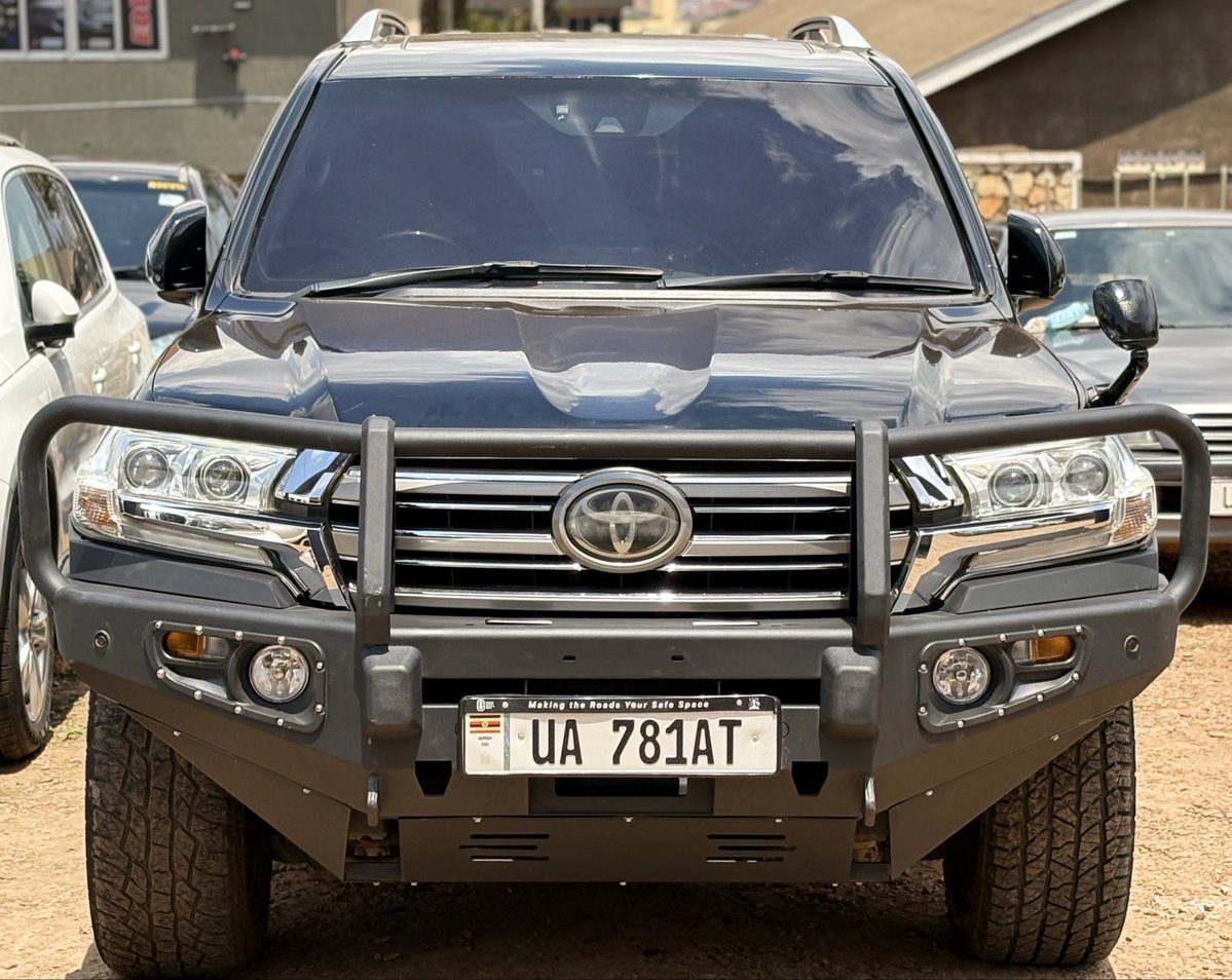 arnoldyosam's tweet photo. 🔥 2017 TOYOTA LAND CRUISER ZX | 4.7L V8

Luxury, power &amp; commanding road presence. 🏁
💰 145M UGX — ON SALE

📞 0705176582 / 0765241678
📲 WhatsApp: https://t.co/iLRRG7BgC8

#LandCruiserZX #V8 #ToyotaUganda https://t.co/TOictTw9Dq