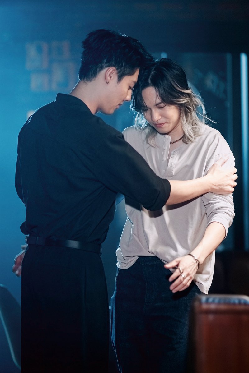 TheCrowClubTH's tweet photo. อุ๊ยเมา...ไปส่งที่บ้านเค้าเลยเตง

THE CROW CLUB EP3
#อีกาสมาคมEP3
@spy_hemmawich @T_Aiemkumchai https://t.co/RO0YDmrF4s