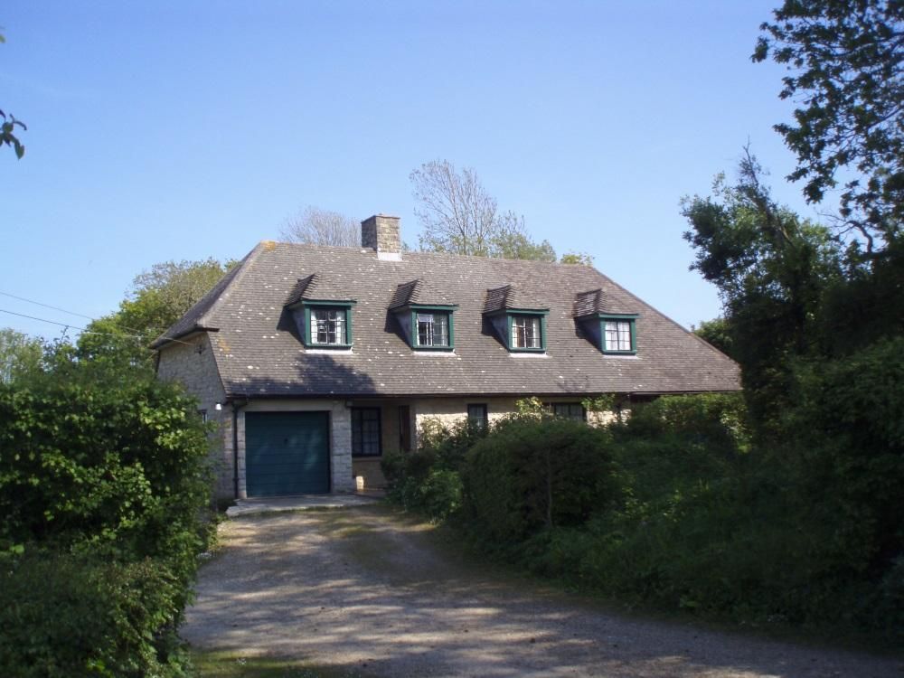 TheHolidayCots's tweet photo. 🌿 With its peaceful rural setting and picturesque outlook, Annexe to Stoneacre provides a lovely base for relaxing, exploring the surrounding countryside and discovering this beautiful part of the coast.

🛏️ 6
https://t.co/bNB81gj3CD

#AnnexeToStoneacre #Swanage #Purbeck #Dorset https://t.co/0btQ9a7NMM
