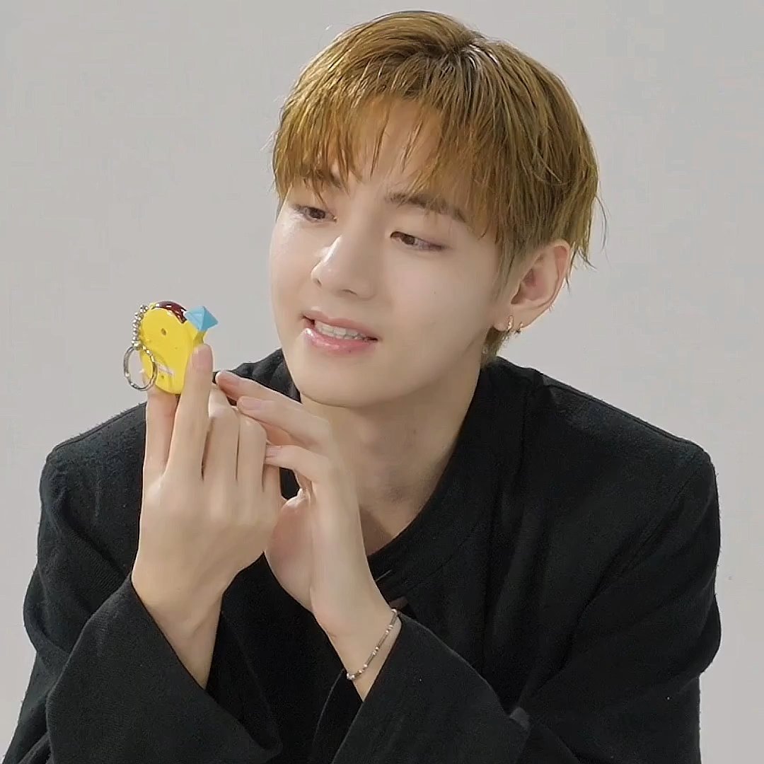 BTS_TAEHYUNGO's tweet photo. 🫶 https://t.co/vjC7cq3nfI