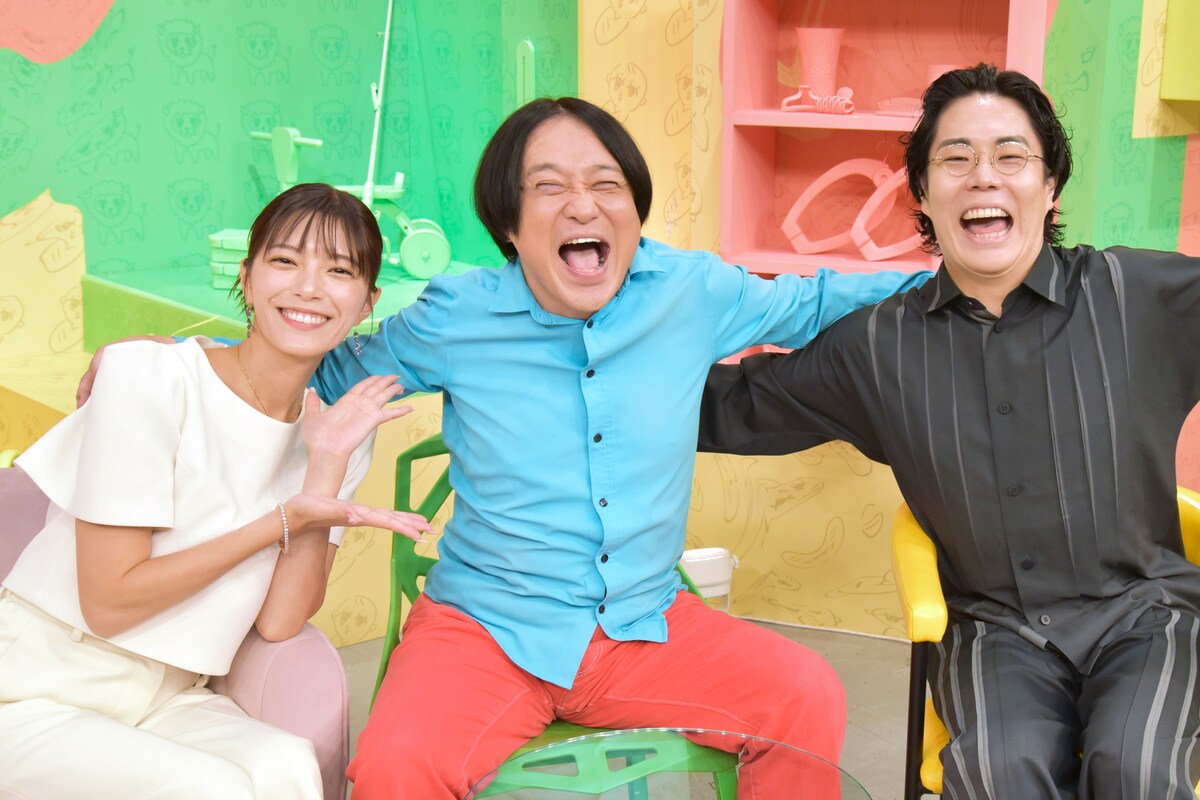 owarai_natalie's tweet photo. 「ひっかかりニーチェ 1時間SP」に爆笑問題・太田とラウール（Snow Man）がゲスト出演　TVerで見逃し配信

永野、令和ロマンくるま、三谷紬アナがお笑いナタリーにコメント

くるま「太田さんの『ふざけるな！』が一番面白い」永野は太田を抱きしめる
https://t.co/98uyf60HMN

#ひっかかりニーチェ https://t.co/x1O2xh6mpg