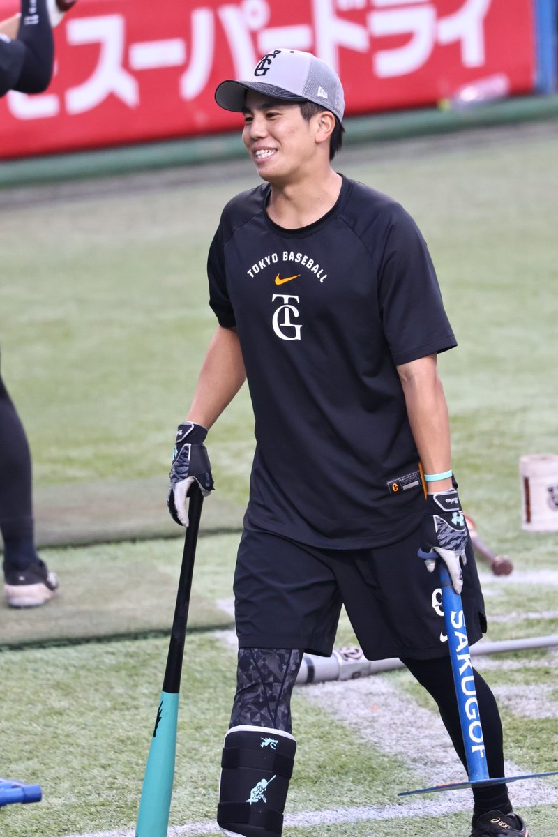 shishamo_out's tweet photo. 笑顔で可愛かった☺️
20261002@神宮球場
#giants
#門脇誠 https://t.co/8CHzu5aUl6