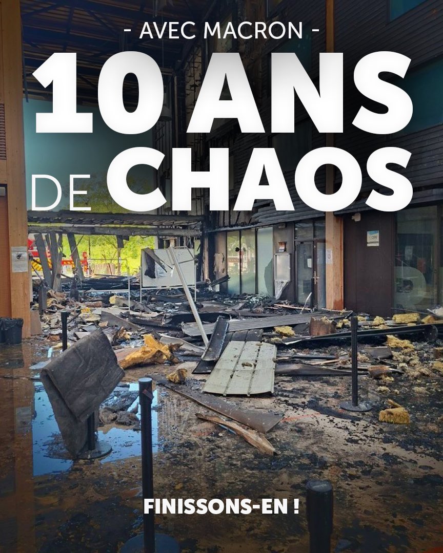 RNational_off's tweet photo. En 2017, Macron déclarait « c’est moi ou le chaos ». Les Français ont eu Macron et le chaos. 

En 2027, on vote @MLP_officiel pour remettre la France en ordre ! https://t.co/PYXg29n4eB