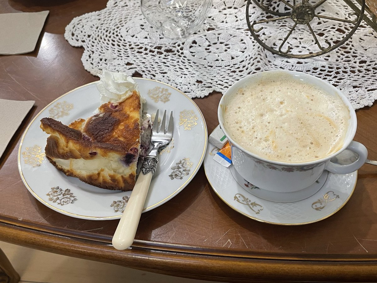 247MIYAE's tweet photo. Sortie avec mes copines c’était très sympa 😘🥳 https://t.co/0ZVQpAFYPi