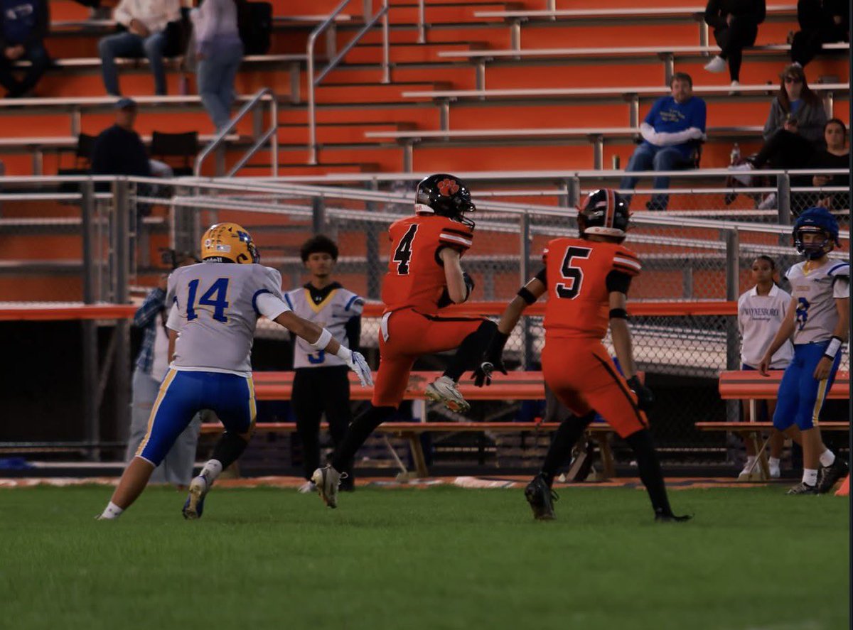 phs_section's tweet photo. IT’S ANOTHER GAMEDAY AT THE BUCK🚨🚨🚨 

ROMAN RUSSEK AND THE GUYS ARE DIALED TO BEAT 🤣northern🤣 LIKE WE DO IN EVERY OTHER SPORT😭😭 POP OUT IN YOUR GOLD OUT SHIRTS AND WATCH THE BOYS TRY TO GET TO FIRST IN THE MID PENN‼️‼️

#JROB #SIDBAGWORK https://t.co/T47XlhnT5Z