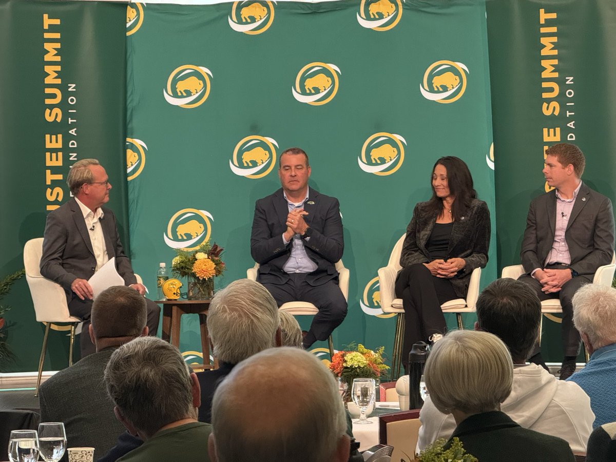 SwanyND's tweet photo. Wonderful morning at the annual NDSU Foundation Fall Trustee Summit. Exciting to have AD Matt Larsen, Mountain West Commissioner Gloria Nevarez and Assoc. Commissioner John Sullivan join us for the breakfast plenary to discuss all things college football. A great Friday morning! https://t.co/N7e5KTyslH