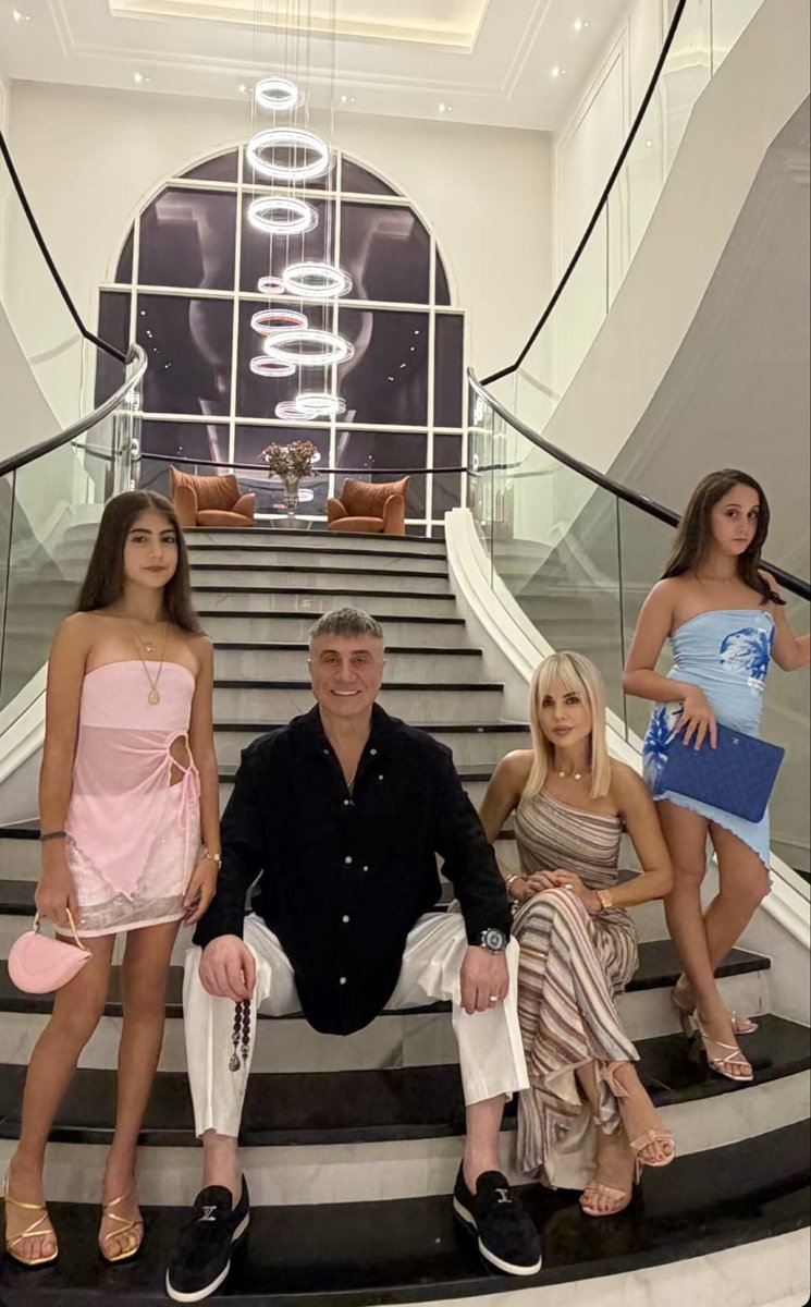 memleketyoutube's tweet photo. Aile her şeydir. https://t.co/1Zc1JQvrIj