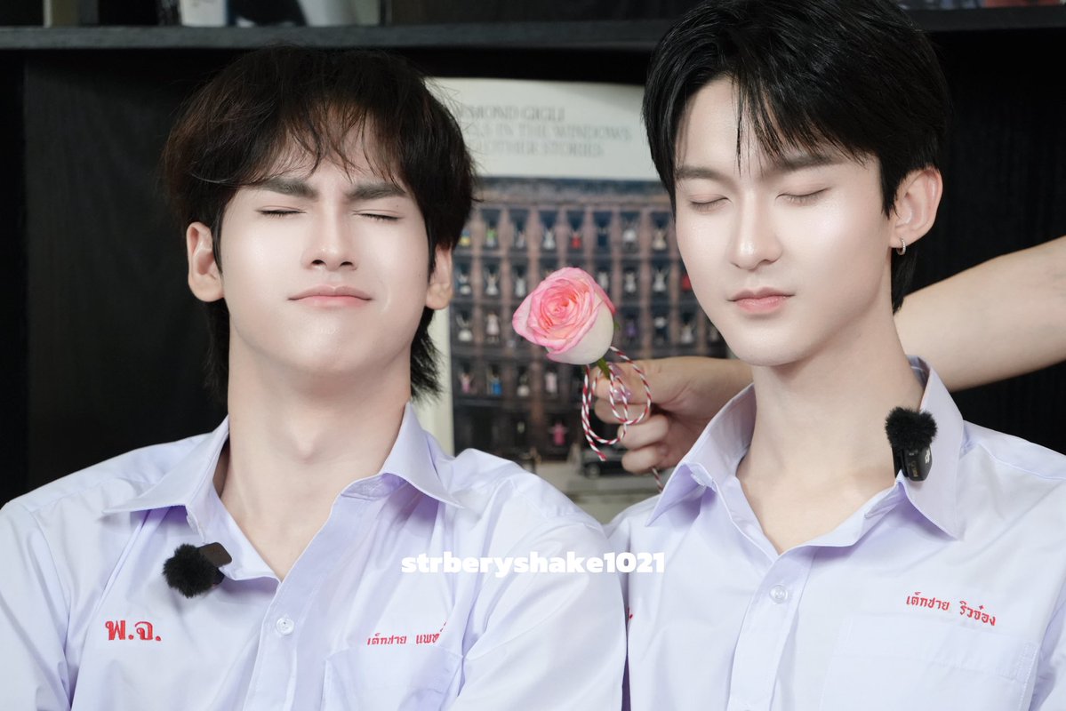 strberyshake's tweet photo. 261002
แม่ดูสิ มีน้องแมวเต็มเลย!
Mom, look, kitties!
🐈‍⬛🐈

#芮熙颜RUIXIYANxRyujinPatji
#ryujinpatji #ริวจินแพทจิ
#rryjinnn #chira_patt
@rryjinnn @chira_patt https://t.co/jrED5QMe75
