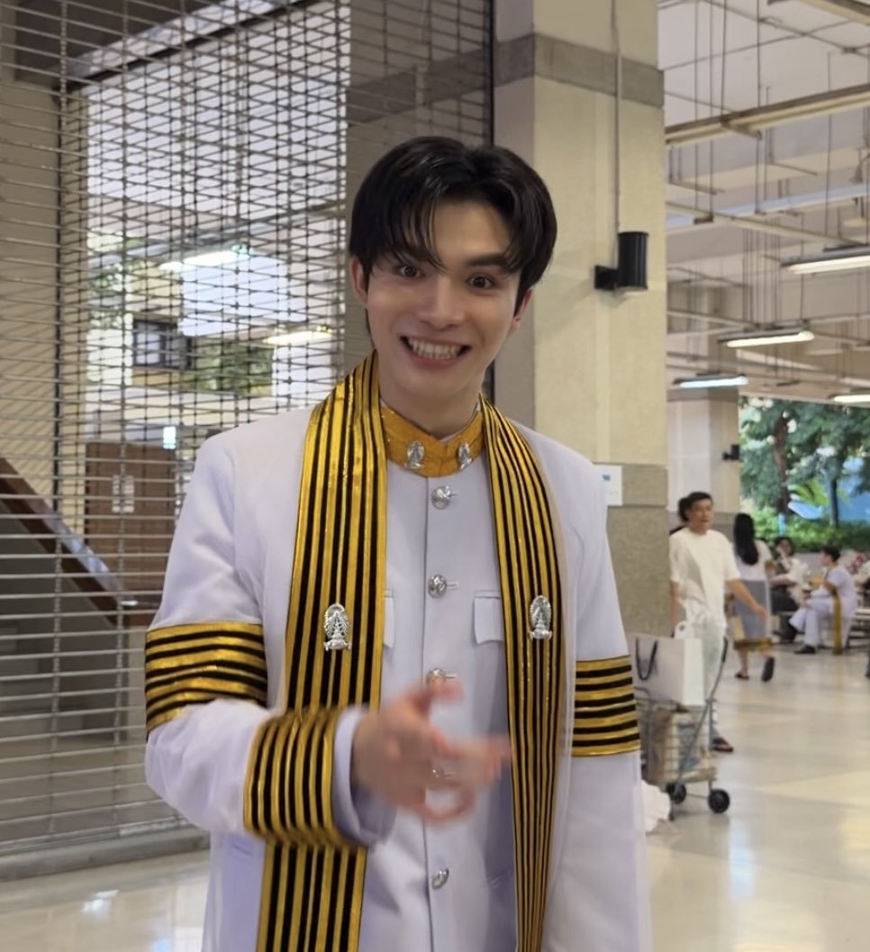 why_rusocute's tweet photo. Congrats คับ🎉🎓ขอให้เส้นทางต่อจากนี้เต็มไปด้วยสิ่งดีๆ หันหลังมาก็จะเจอพวกเราอยู่ตรงนี้เสมอนะ หวังว่าเราจะได้เจอกันอีกบ่อยๆ และขอบคุณที่เข้ามาเป็นความสุขของนี่มา 5 ปีแล้ว รักตั้งต้นไม่เคยเสียใจเลยสักวันจริงๆ💙
#CongratsGradTangton
#Tangtonjinnaphop https://t.co/1HJBwjFsQy
