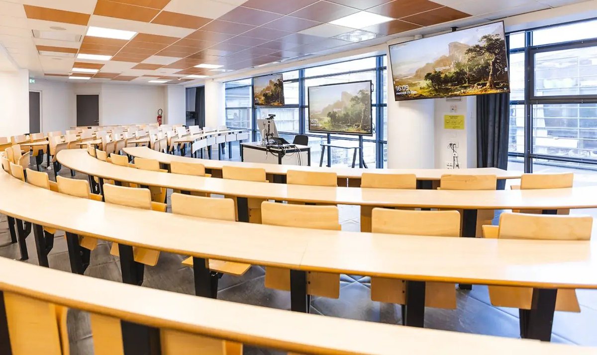 SKEMA_BS's tweet photo. [ÉVÉNEMENT 📅] Le 5 octobre à 18h30, le Master Droit de l’entreprise organise sa première Nuit du droit. Au programme : un procès fictif consacré à l’IA et un entraînement au grand oral du Barreau avec l’association Pourparlers. En savoir plus: https://t.co/Be3cJAUPI8 #WeAreSKEMA https://t.co/RIM5DgRKHW