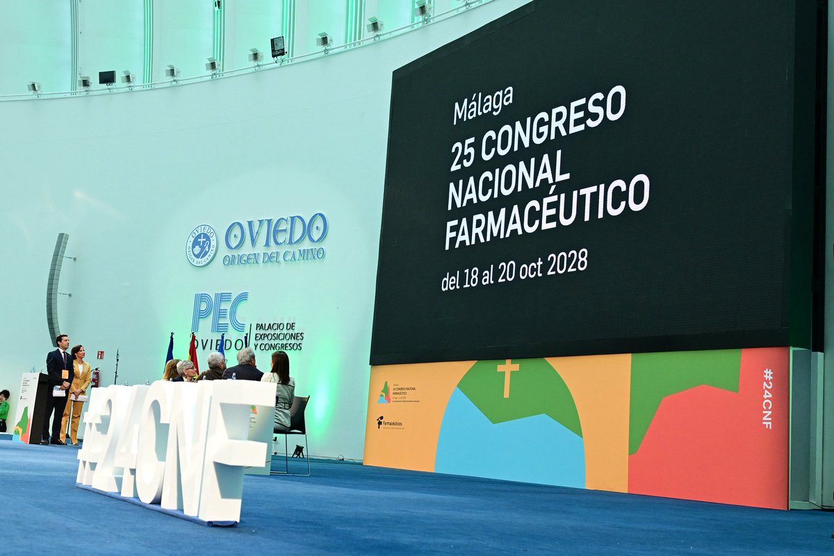 CACOF_'s tweet photo. Concluye el 24º Congreso Nacional Farmacéutico en Oviedo, una cita en la que la Farmacia andaluza ha expuesto su capacidad para impulsar iniciativas innovadoras, compartir conocimiento y contribuir a la transformación de la profesión.

Nuestra enhorabuena a todos los compañeros que lo han hecho posible, liderados por el Consejo General de @Farmaceuticos_. 

Y una felicitación especial para el @ICOFMA, a su presidente, @PresiCOFMalaga, y a los farmacéuticos malagueños, ya que Málaga acogerá en 2028 el 25º Congreso Nacional Farmacéutico. ¡Enhorabuena! 

#24CNF