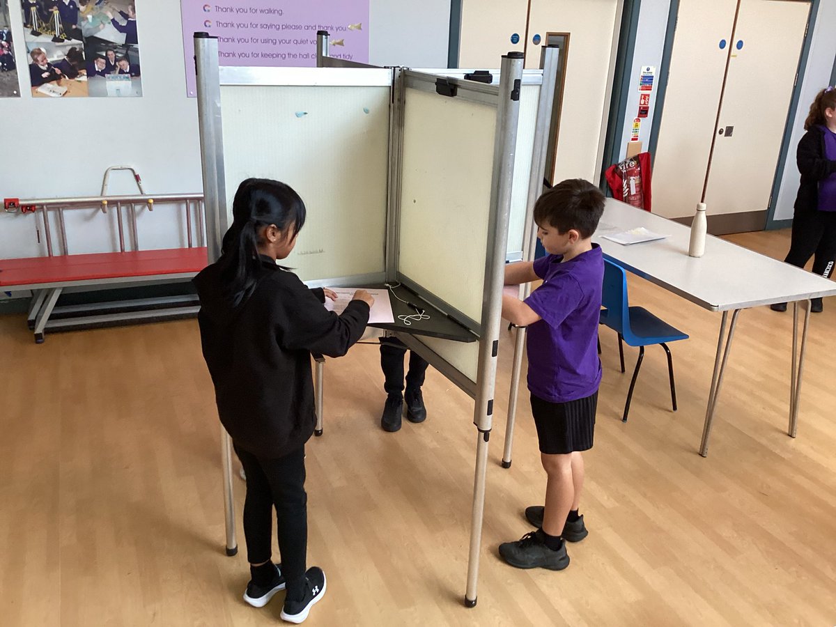 SpringwellY5's tweet photo. A very important day in school today! #schoolcouncil #voting https://t.co/zPIf3U3p8M