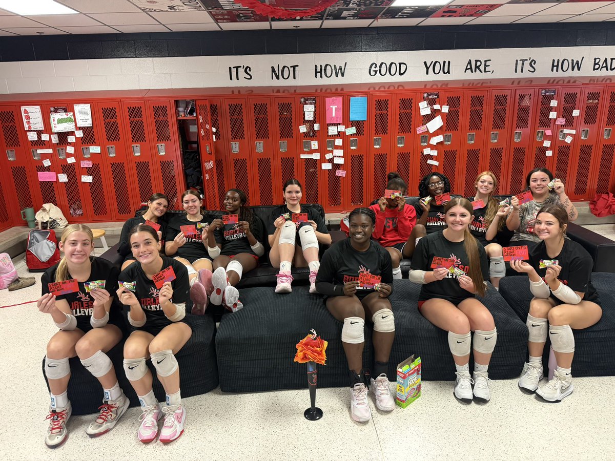 LadyElk_Vball's tweet photo. Torch Leadership 🔥
#NSM
#LeadersLead
#Traditions
#Torch https://t.co/xNJ7TvWLaj