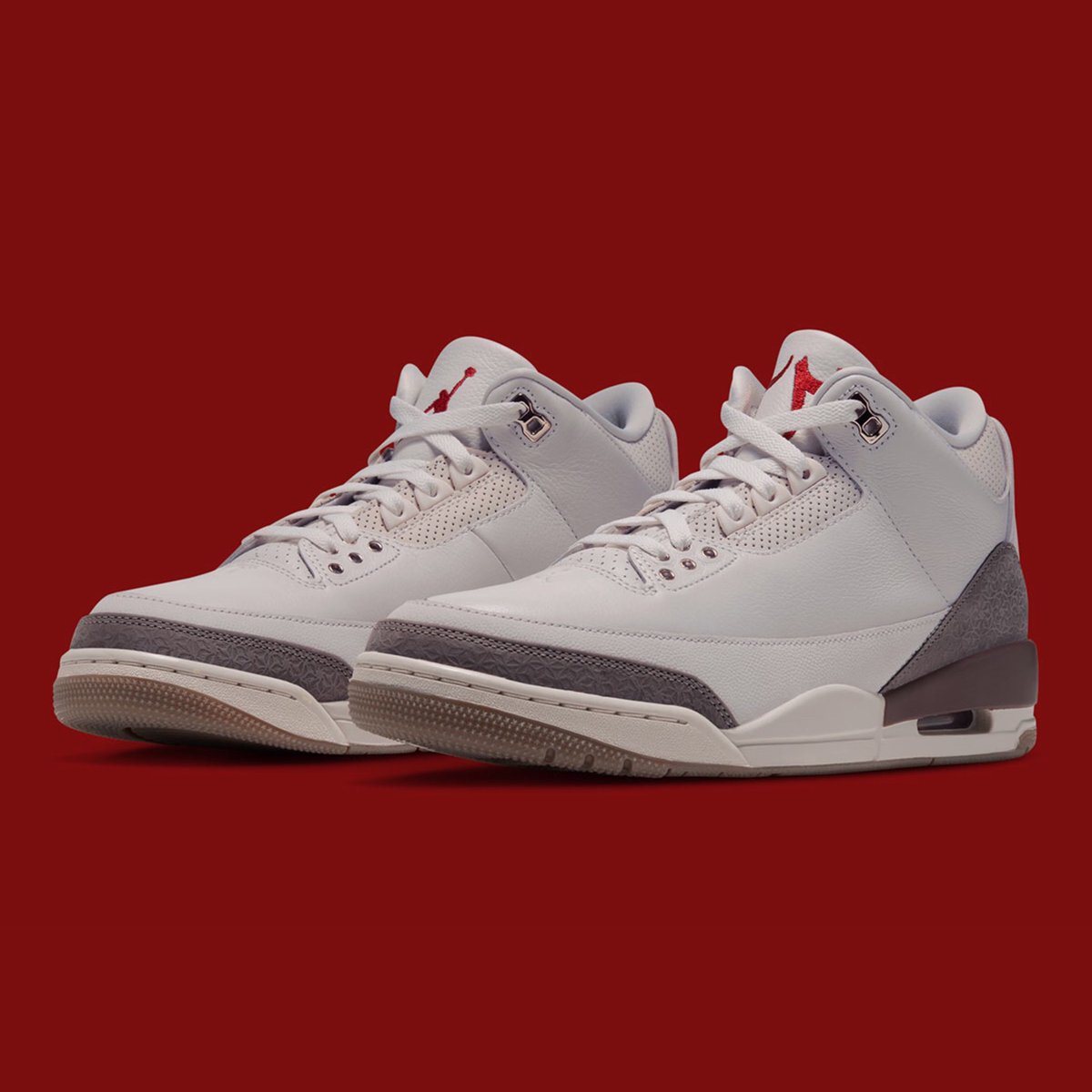 JumpmanDaily's tweet photo. Jordan Brand will release the Air Jordan 3 “Middle Eastern” during Holiday 2026
#JordanBrand #AirJordan3 https://t.co/NQmsuFFKxy